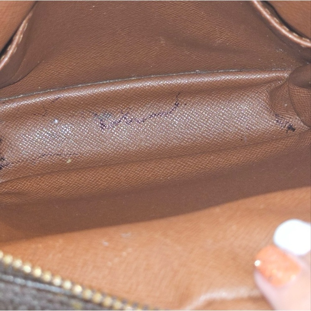 Louis Vuitton Amazon Monogram Unisex Bag - Picture 11 of 17